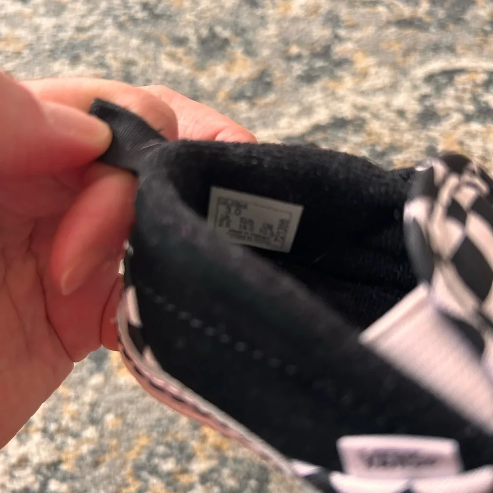 Vans - Picture 2 of 3